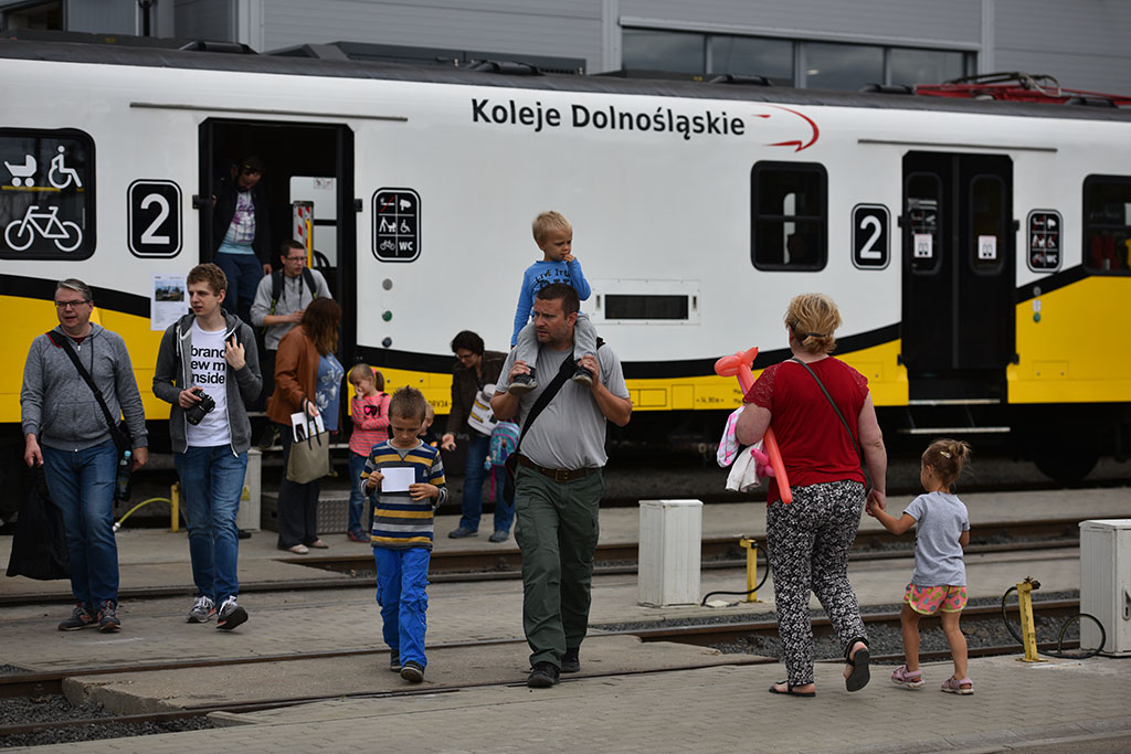 Tłumy na drugim dniu otwartym Kolei Dolnośląskich