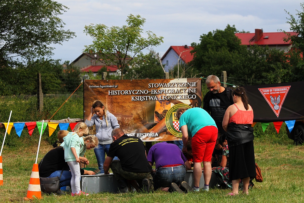 Mieszkańcy Legnickiego Pola bawią się na Henrykaliach