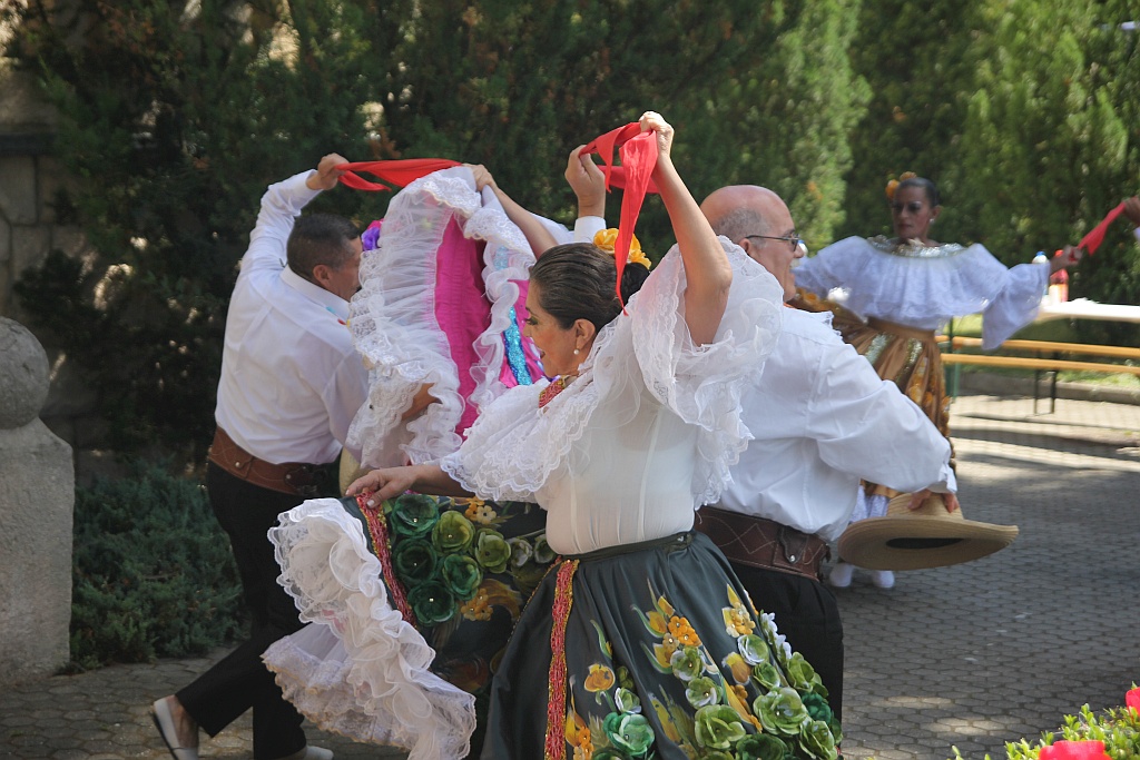 Koncert Zespołu Folklorystycznego z Kolumbii w DPS w Legnicy
