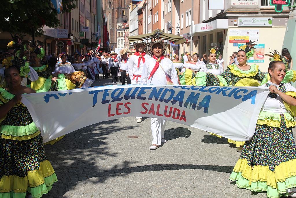 Przez Legnicę przeszedł barwny folklorystyczny korowód