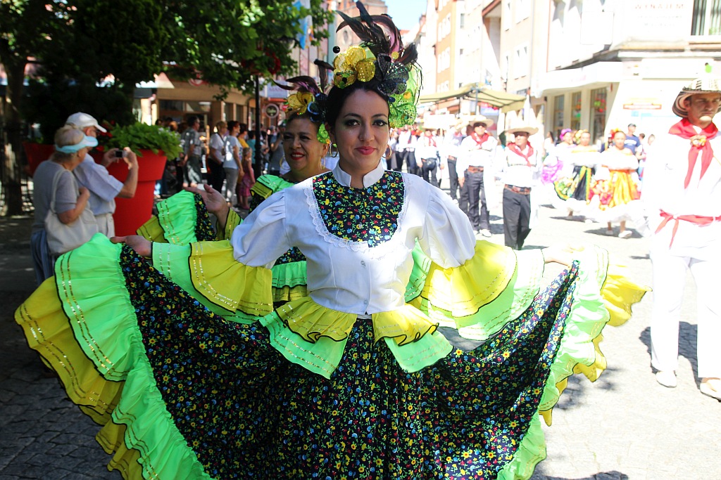 Przez Legnicę przeszedł barwny folklorystyczny korowód