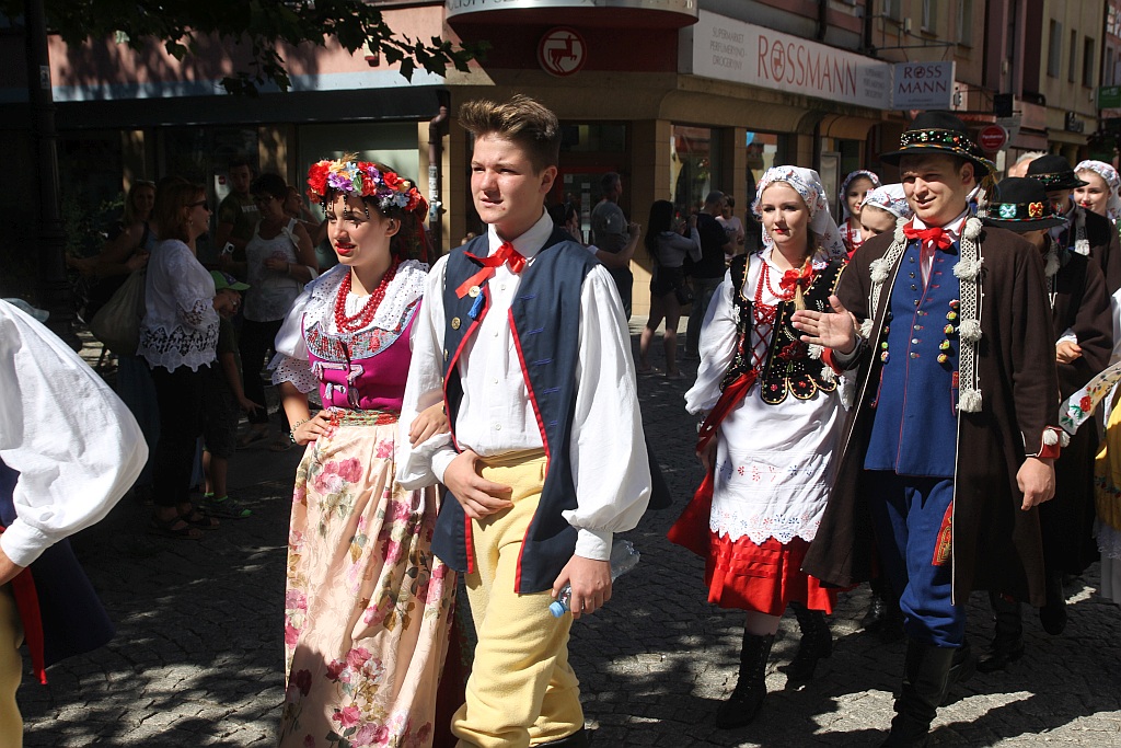 Przez Legnicę przeszedł barwny folklorystyczny korowód