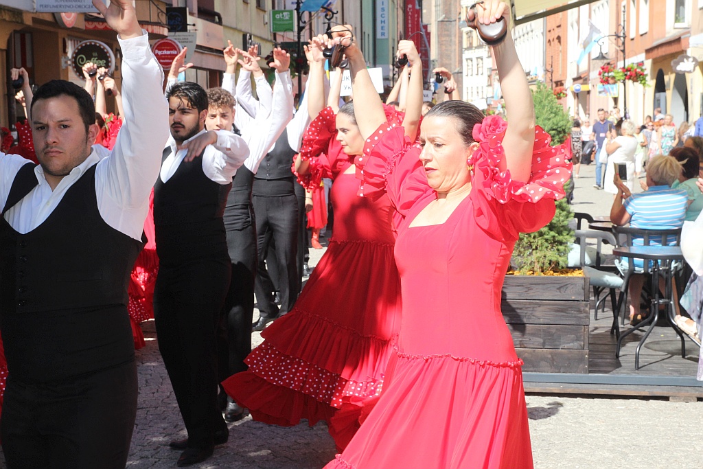 Przez Legnicę przeszedł barwny folklorystyczny korowód