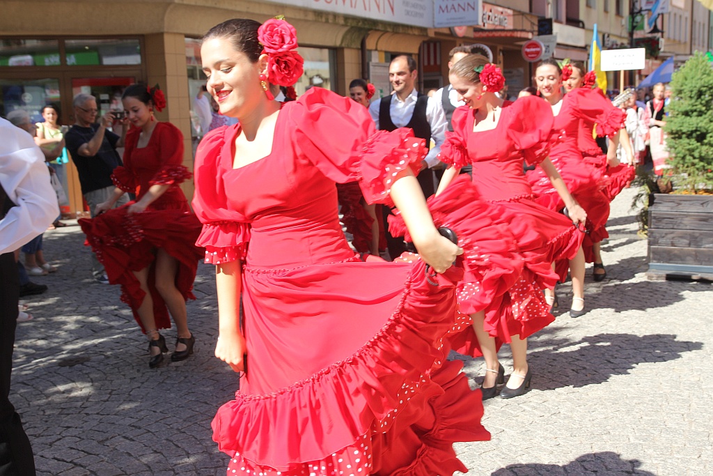 Przez Legnicę przeszedł barwny folklorystyczny korowód