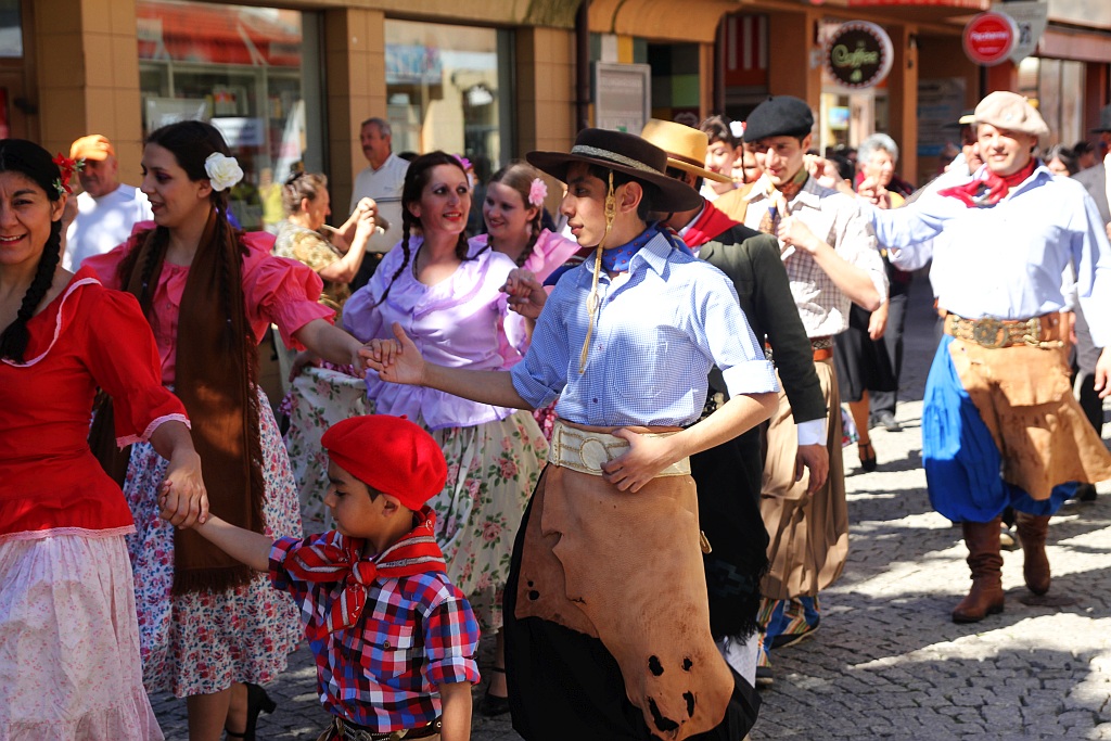 Przez Legnicę przeszedł barwny folklorystyczny korowód