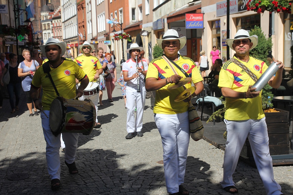 Przez Legnicę przeszedł barwny folklorystyczny korowód