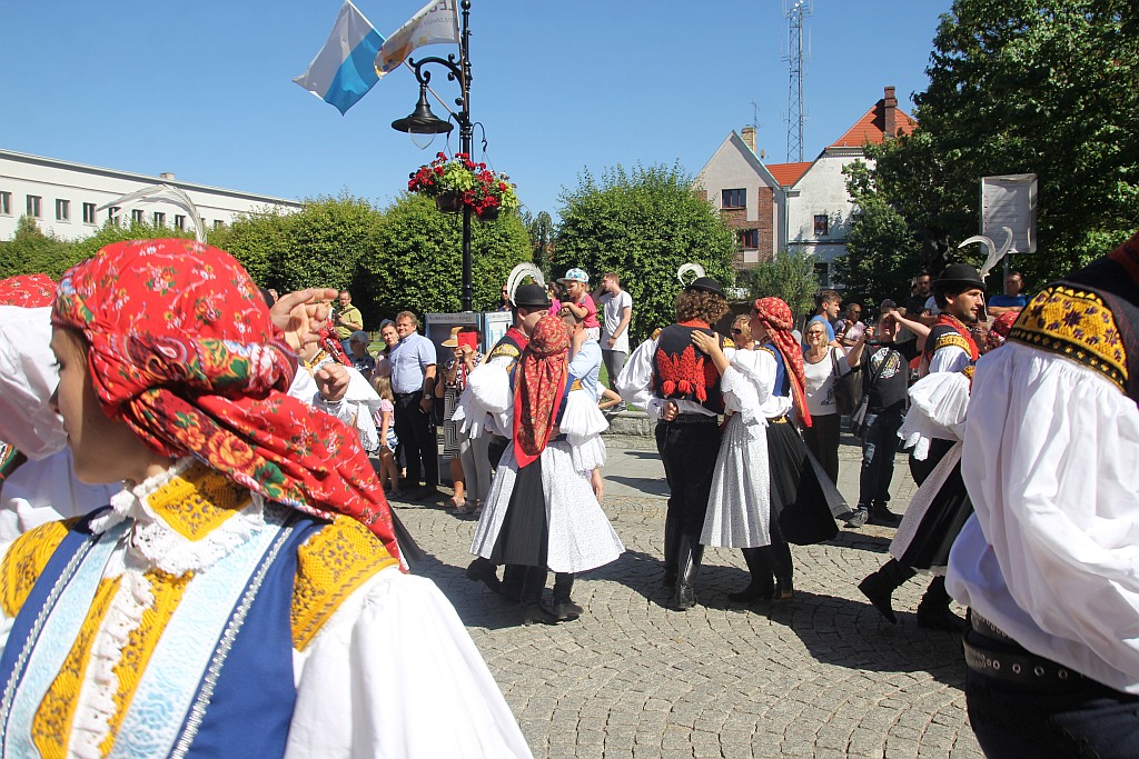 Przez Legnicę przeszedł barwny folklorystyczny korowód