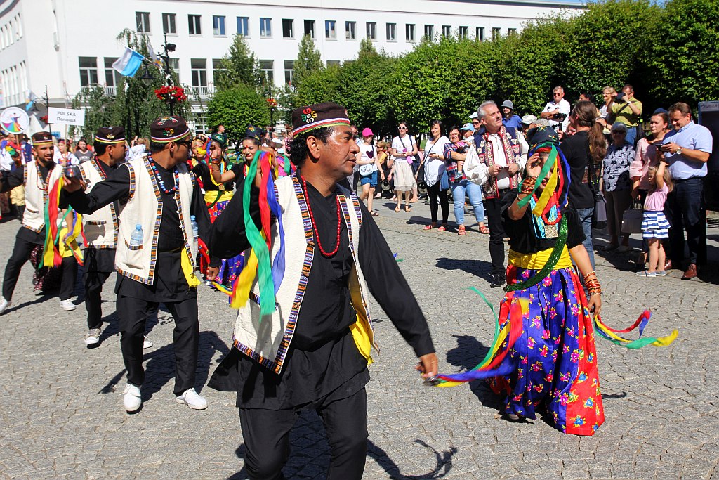 Przez Legnicę przeszedł barwny folklorystyczny korowód