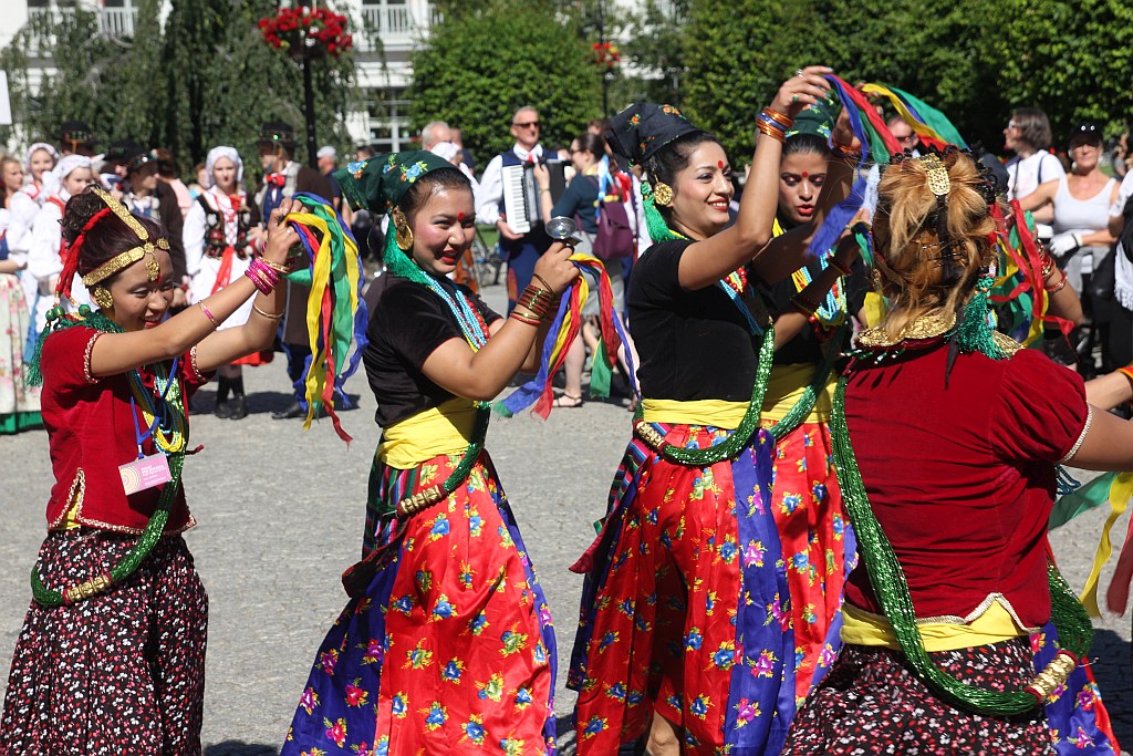 Przez Legnicę przeszedł barwny folklorystyczny korowód