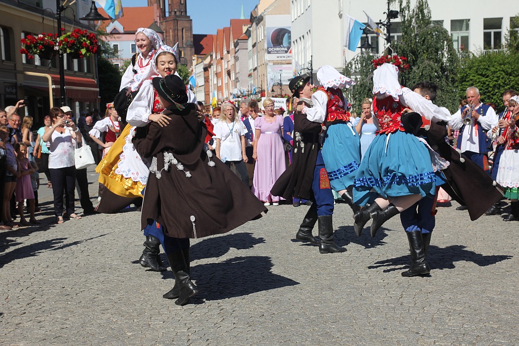 Przez Legnicę przeszedł barwny folklorystyczny korowód