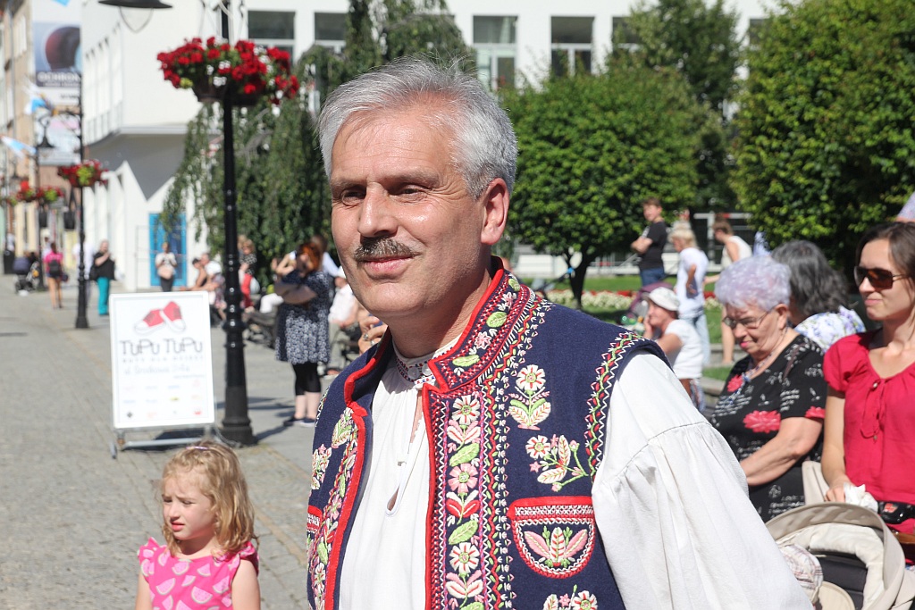 Przez Legnicę przeszedł barwny folklorystyczny korowód