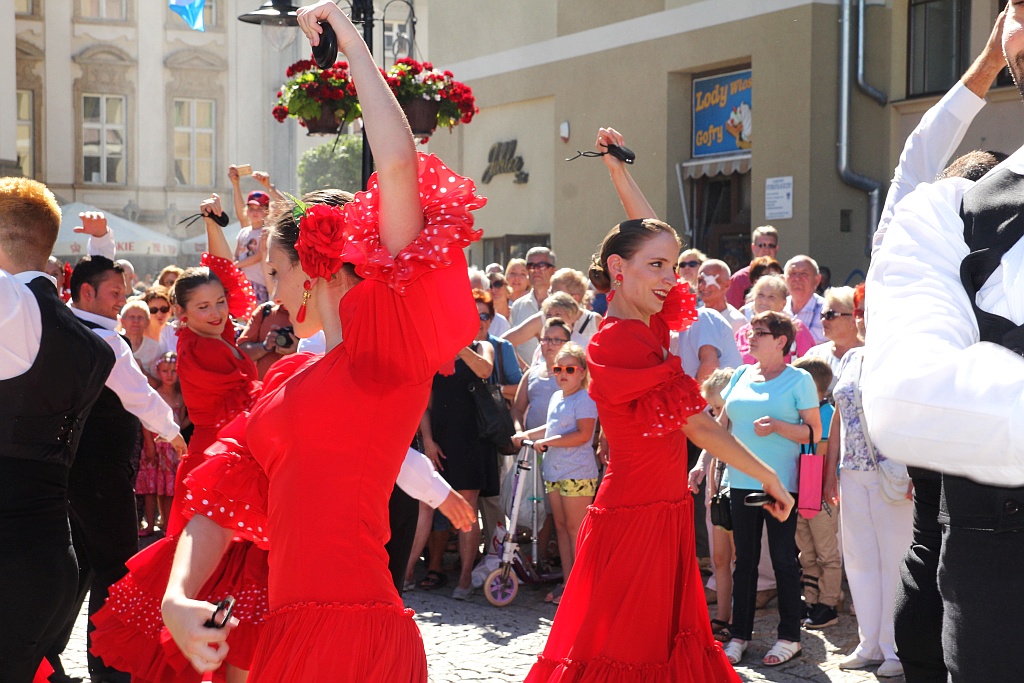 Przez Legnicę przeszedł barwny folklorystyczny korowód