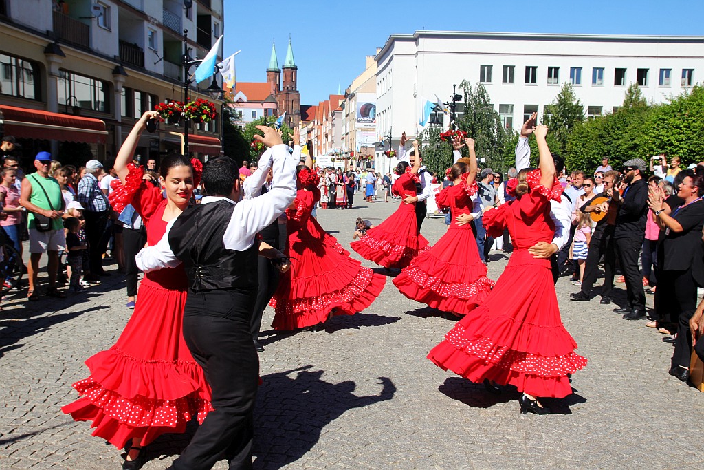 Przez Legnicę przeszedł barwny folklorystyczny korowód