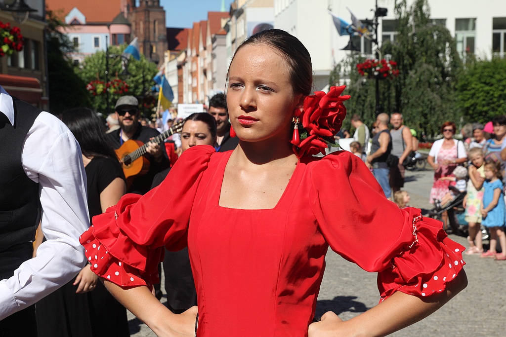 Przez Legnicę przeszedł barwny folklorystyczny korowód