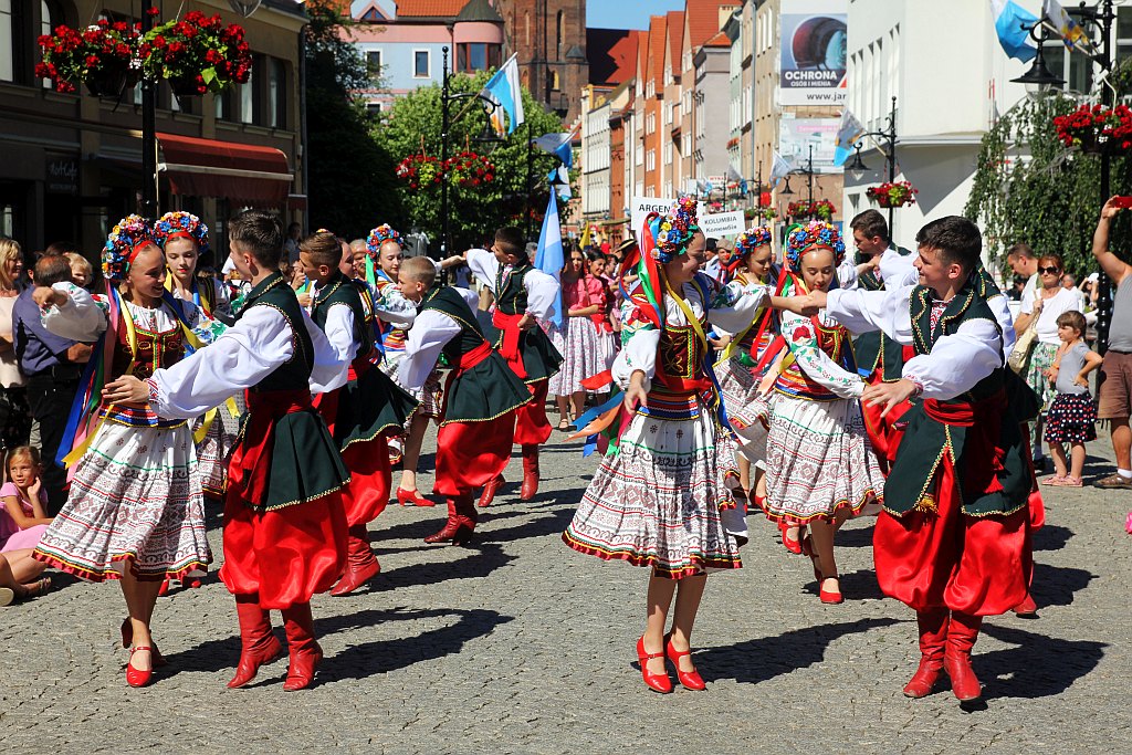 Przez Legnicę przeszedł barwny folklorystyczny korowód