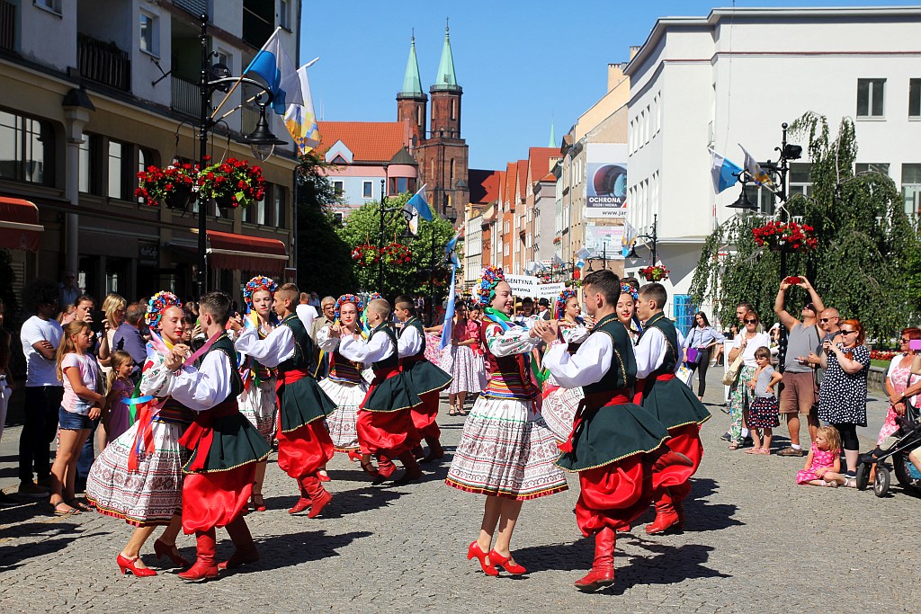 Przez Legnicę przeszedł barwny folklorystyczny korowód
