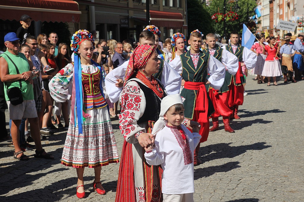Przez Legnicę przeszedł barwny folklorystyczny korowód