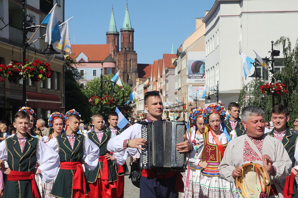 Przez Legnicę przeszedł barwny folklorystyczny korowód