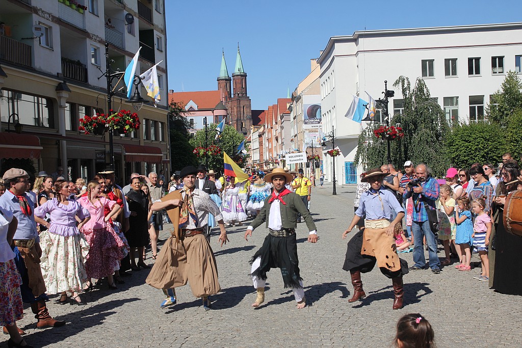 Przez Legnicę przeszedł barwny folklorystyczny korowód