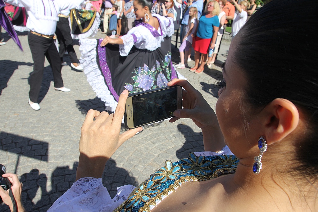 Przez Legnicę przeszedł barwny folklorystyczny korowód