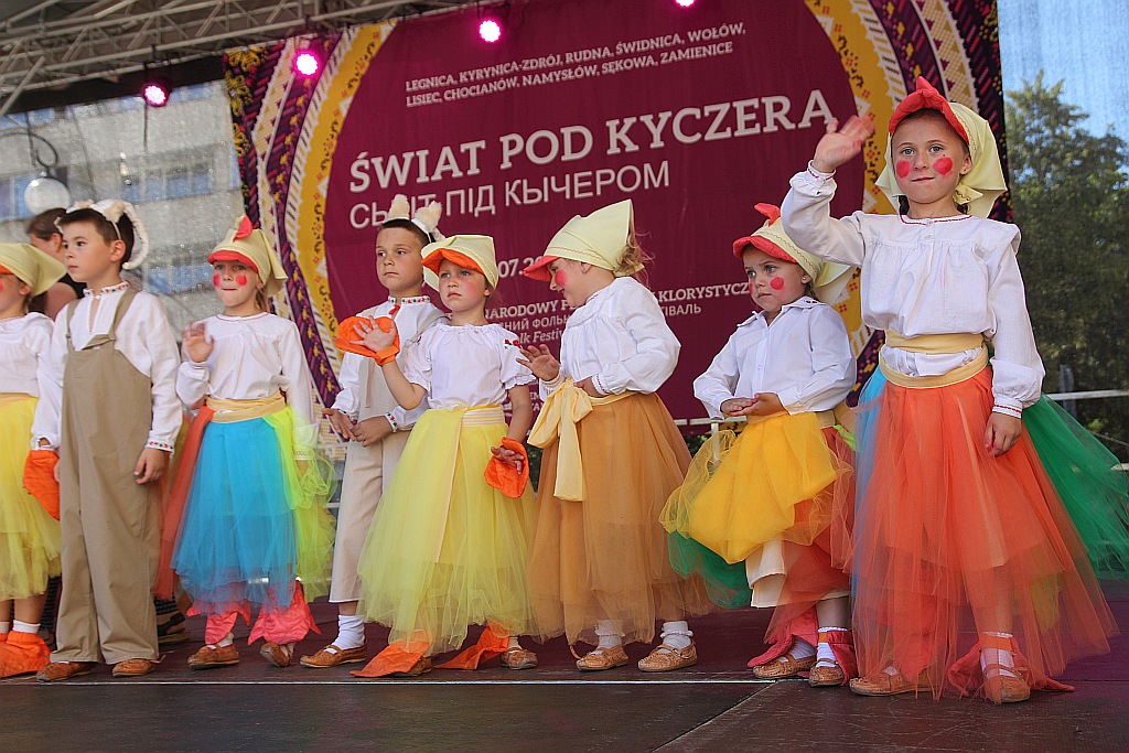 Przez Legnicę przeszedł barwny folklorystyczny korowód