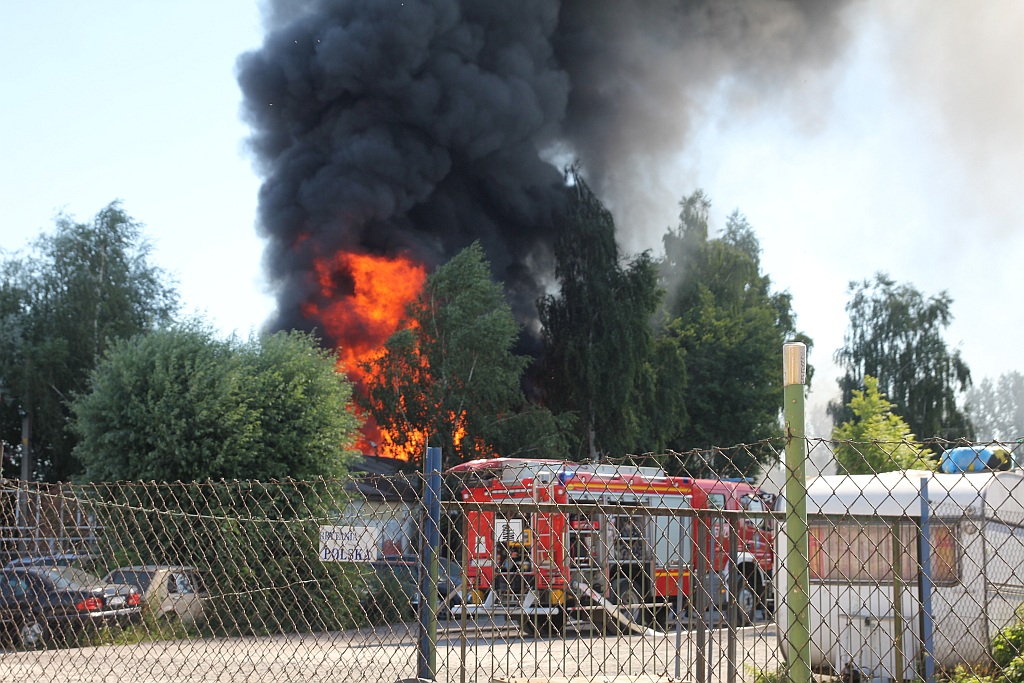 Płonie warsztat samochodowy przy ul. Jaworzyńskiej
