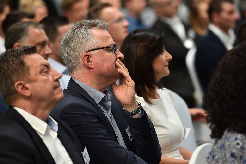 W fabryce koncernu OETIKER uroczyście przecięto wstęgę