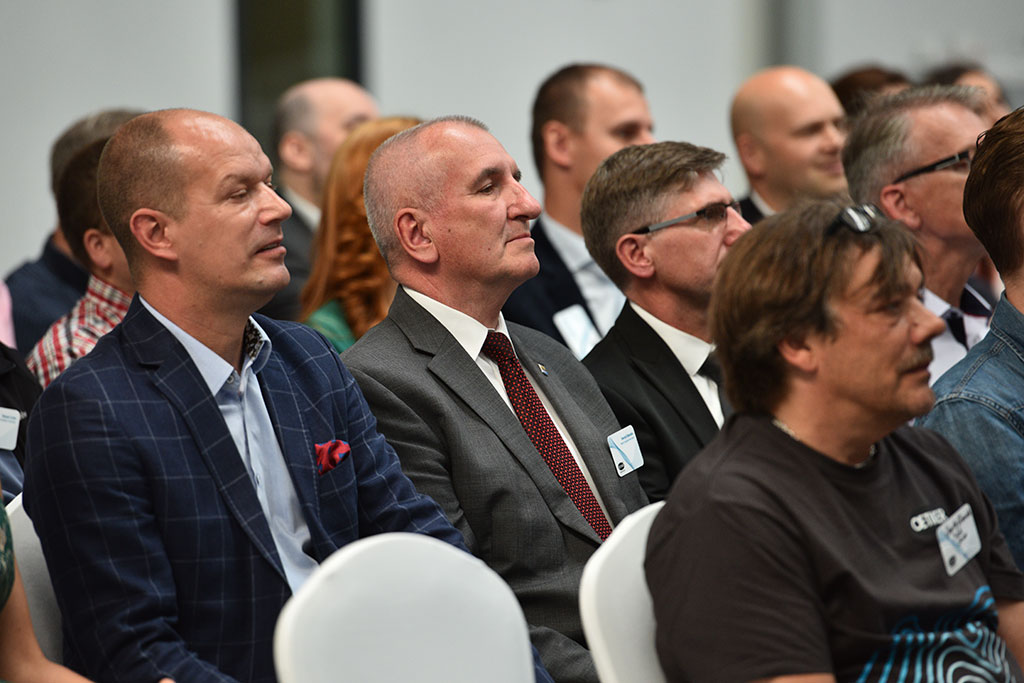 W fabryce koncernu OETIKER uroczyście przecięto wstęgę