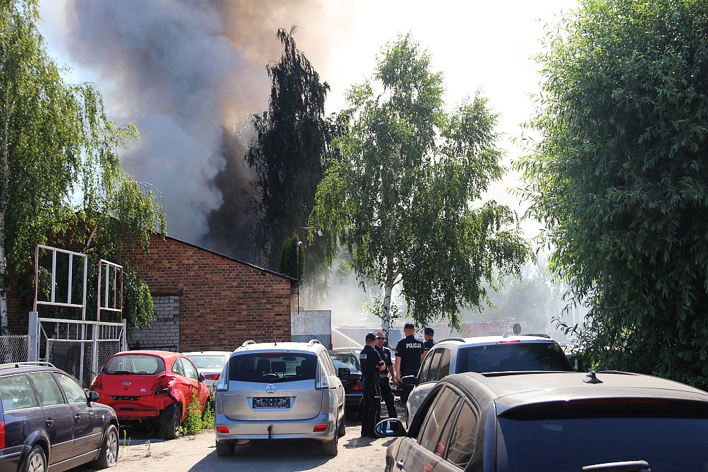 Płonie warsztat samochodowy przy ul. Jaworzyńskiej
