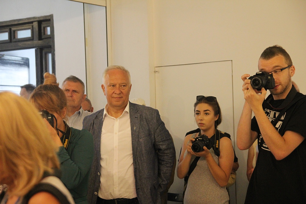 Białe na białym – wernisaż polskiego francuskiego artysty
