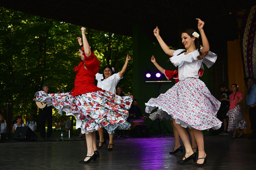 Barwny, międzynarodowy koncert w parkowym amfiteatrze