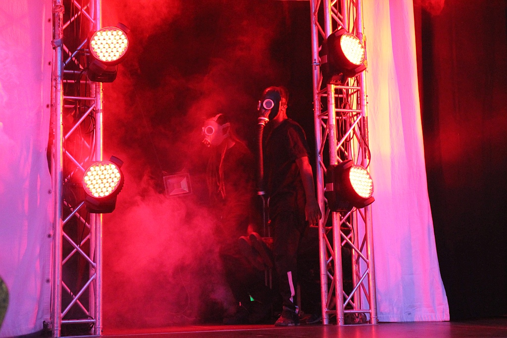 Poniedziałkowy koncert zespołu No Longer Music w legnickim rynku