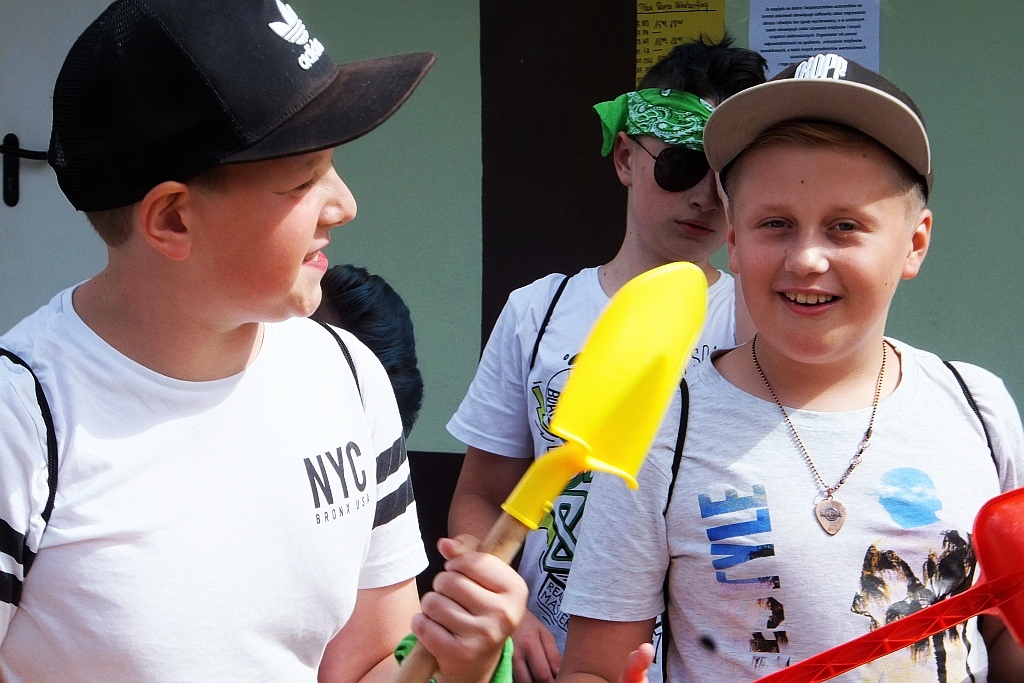 Nie narzekają na nudę uczestnicy obozu letniego w Dźwirzynie