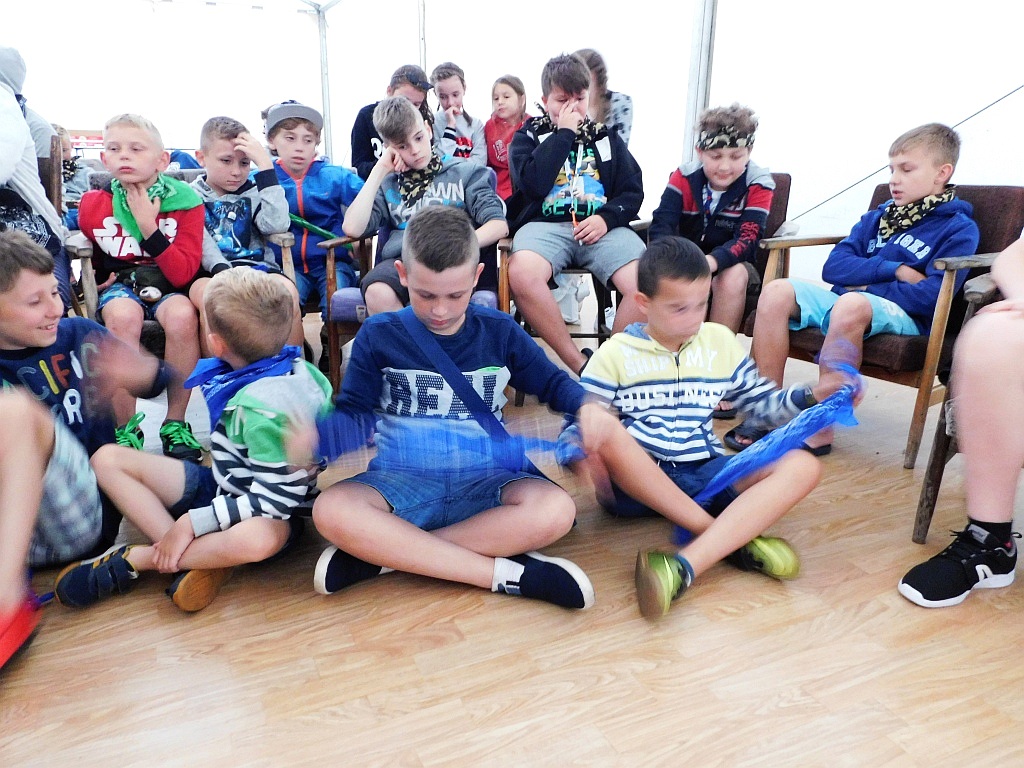 Nie narzekają na nudę uczestnicy obozu letniego w Dźwirzynie