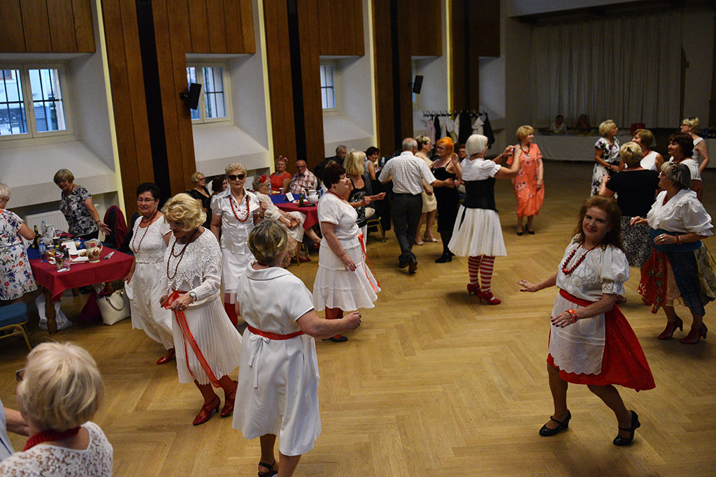 Wieczór czeski i zabawa w rytmie czeskiej muzyki w Maneżowej