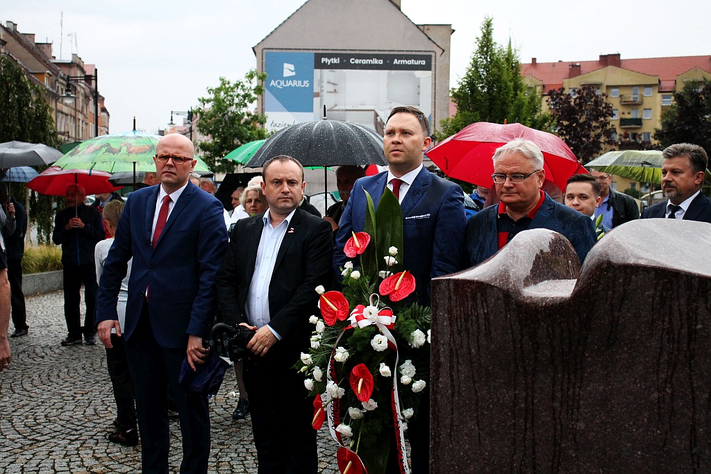 75. rocznica rzezi wołyńskiej. Uroczystość na pl. Sybiraków