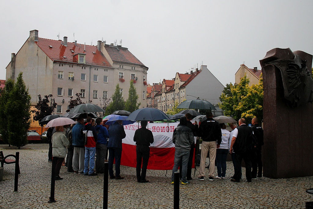 75. rocznica rzezi wołyńskiej. Uroczystość na pl. Sybiraków