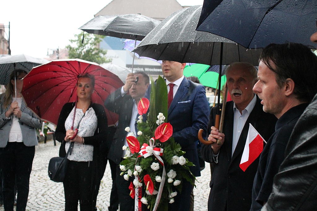 75. rocznica rzezi wołyńskiej. Uroczystość na pl. Sybiraków