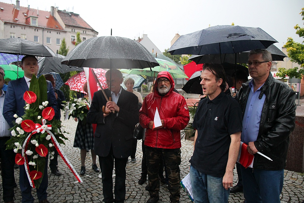 75. rocznica rzezi wołyńskiej. Uroczystość na pl. Sybiraków