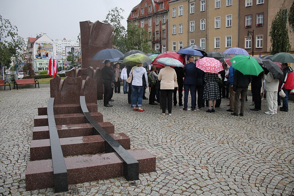 75. rocznica rzezi wołyńskiej. Uroczystość na pl. Sybiraków