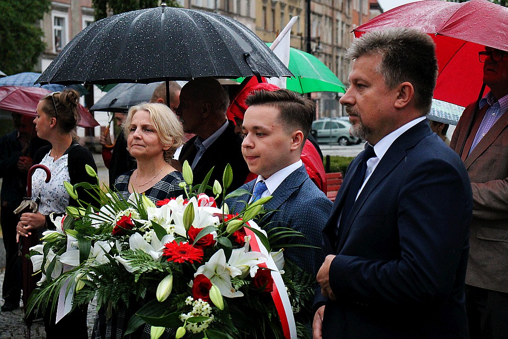 75. rocznica rzezi wołyńskiej. Uroczystość na pl. Sybiraków