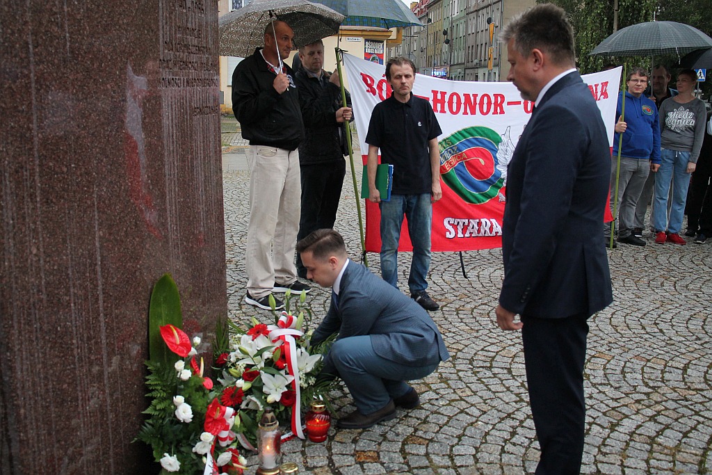 75. rocznica rzezi wołyńskiej. Uroczystość na pl. Sybiraków