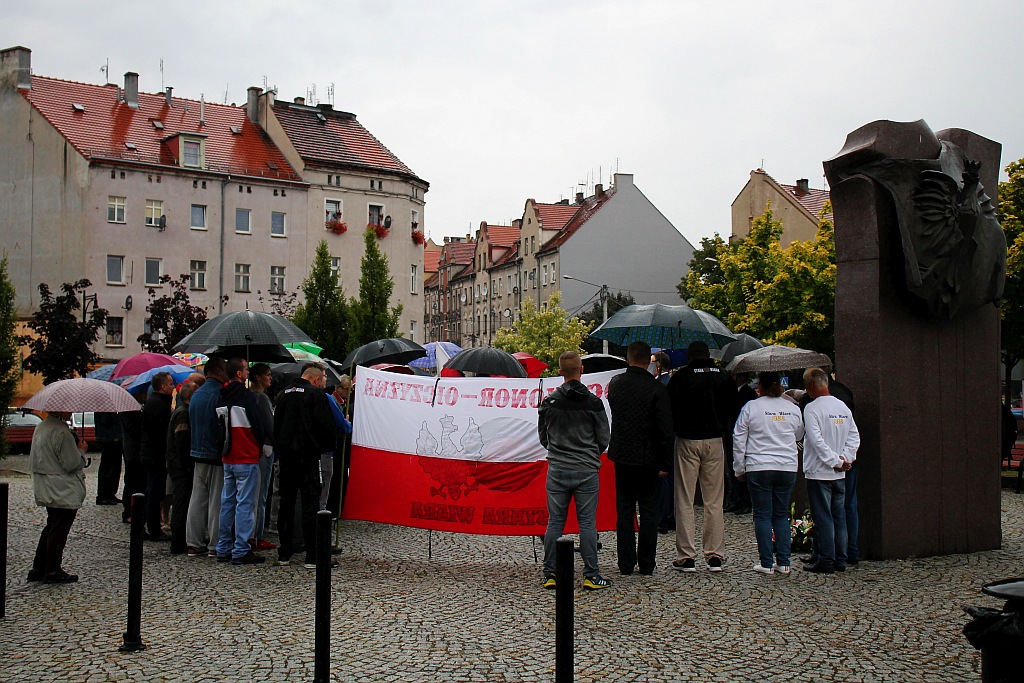 75. rocznica rzezi wołyńskiej. Uroczystość na pl. Sybiraków