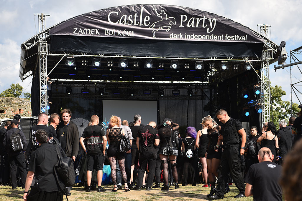 Trwa święto miłośników muzyki gotyckiej Castle Party