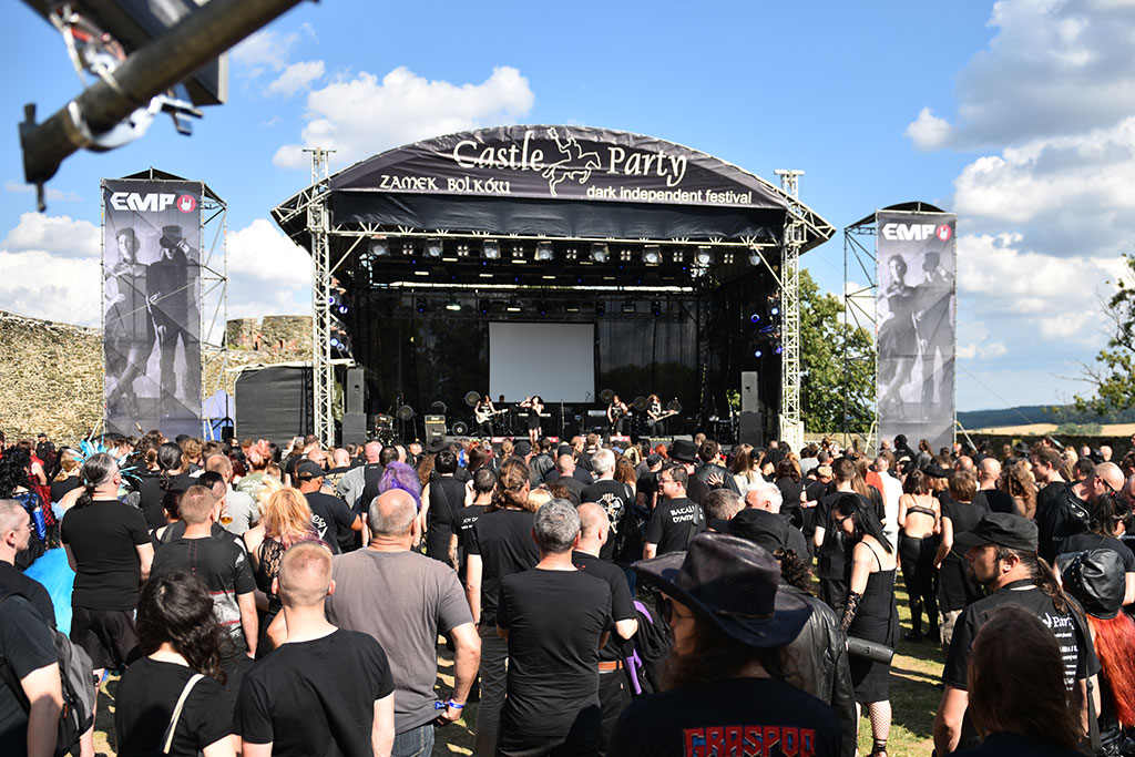 Trwa święto miłośników muzyki gotyckiej Castle Party