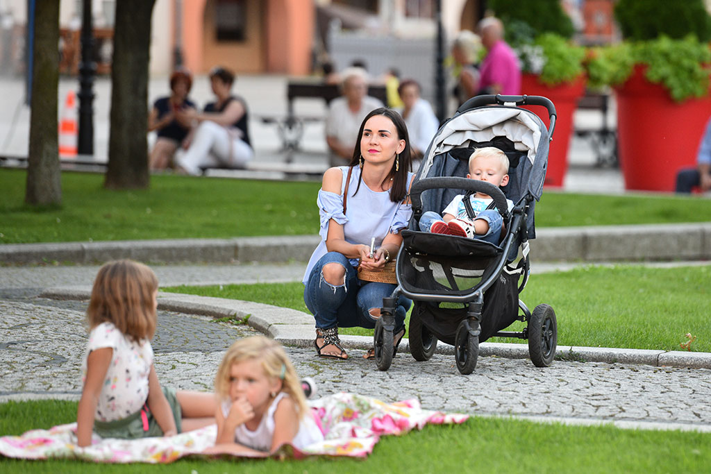 Baśniowo... Filmowo... Lirycznie... zaczarowani Legniczanie
