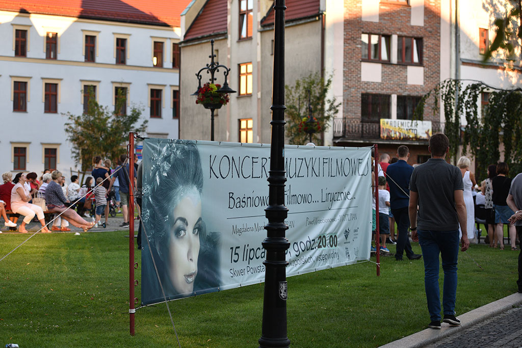 Baśniowo... Filmowo... Lirycznie... zaczarowani Legniczanie