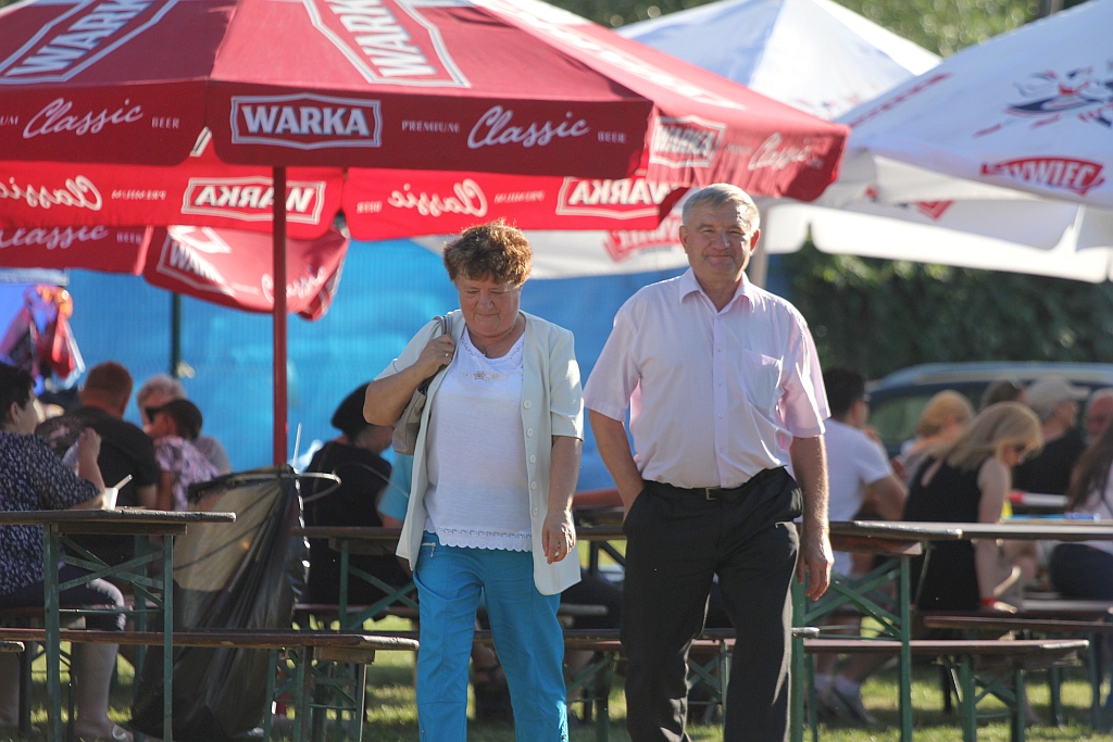 Sześciu uczestników konkursu piosenki SZANTY KUNICE
