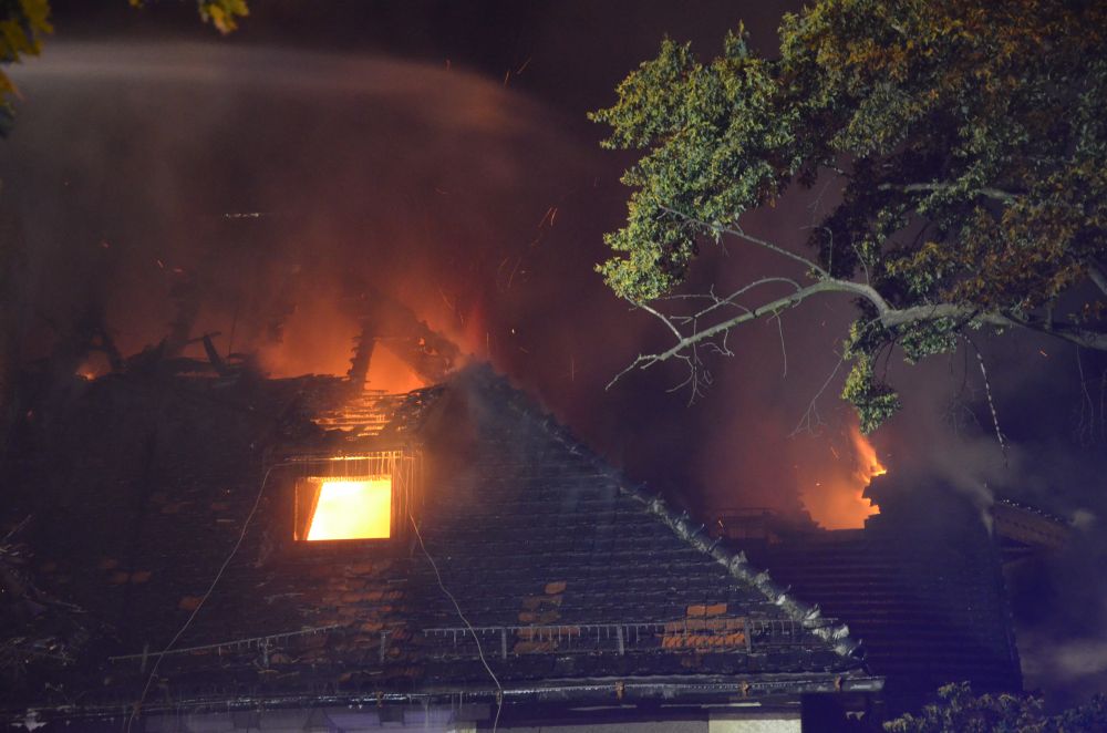 Groźny pożar na Tarninowie. Płonęła kamienica	