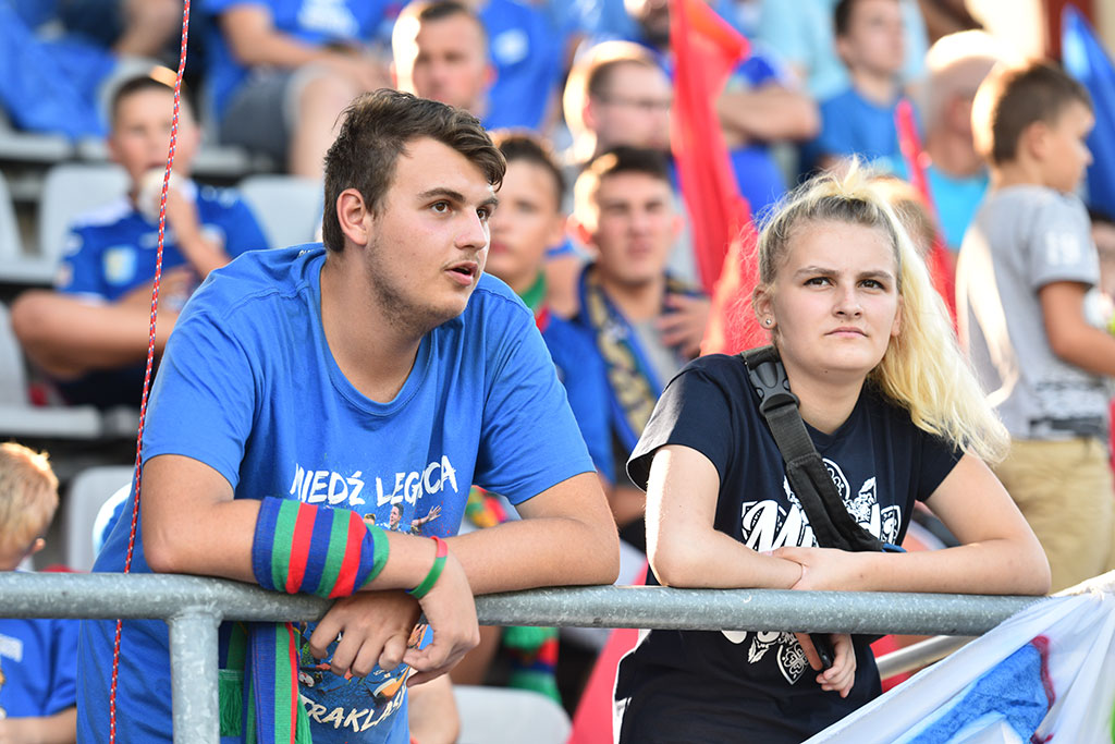 Mecz Miedzi z Pogonią obejrzał komplet widzów. Brawo kibice!